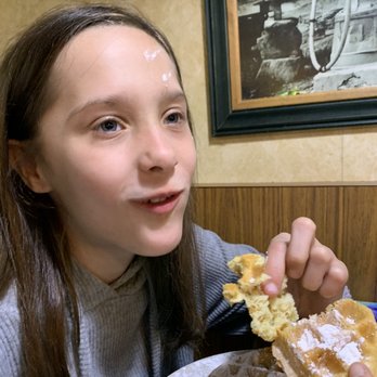 Clockers Cafe - Kid loved the Belgian waffles - American Near Me - Branson, Missouri