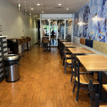 Bagels By The Book - Interior seating - Bagels Near Me - Libertyville, Illinois Bagels By The Book - Interior seating - Bagels Near Me - Libertyville, Illinois