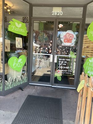 Sen Organic Farmers Market by null