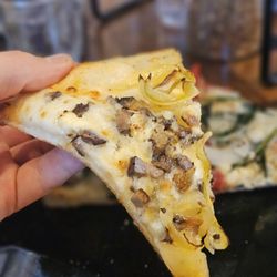 Walter's303 Pizzeria - Flying Horse