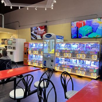 H Mart - Claw machines - International Grocery Near Me - Aurora, Colorado