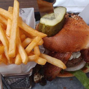 Happy Jacks Burger Bar - American Near Me - Rockaway Park, New York