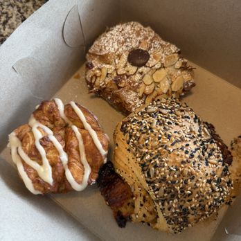 Nathaniel Reid Bakery - Maple pull, chocolate almond, ham and gruyere croissant - Bakeries Near Me - Saint Louis, Missouri Nathaniel Reid Bakery - Maple pull, chocolate almond, ham and gruyere croissant - Bakeries Near Me - Saint Louis, Missouri