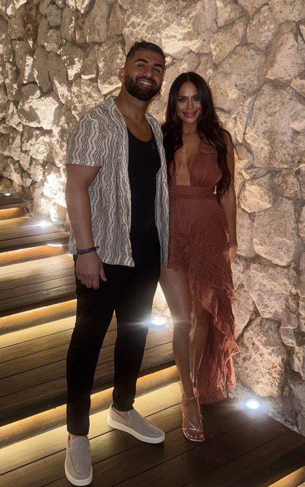 Island Vibes Spray Tanning Logo