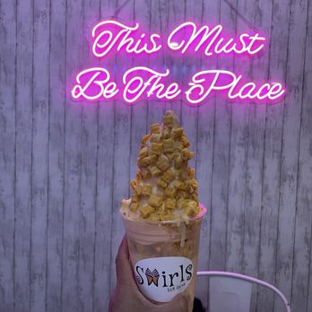 Swirls Soft Serve - Thai Che Ice Cream with captain crunch - Ice Cream & Frozen Yogurt Near Me - Upland, California