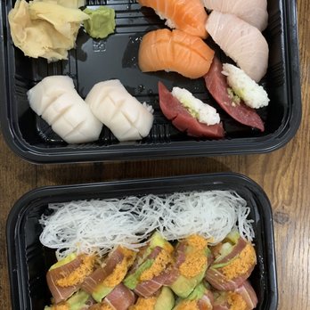 Tanoshii West Loop - Nigiri and spicy tuna special roll - Japanese Near Me - Chicago, Illinois Tanoshii West Loop - Nigiri and spicy tuna special roll - Japanese Near Me - Chicago, Illinois