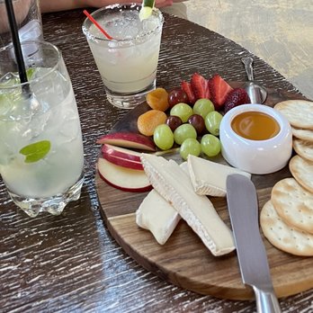 Kibbitznest Books, Brews & Blarney - Cheese plate - Cocktail Bars Near Me - Chicago, Illinois