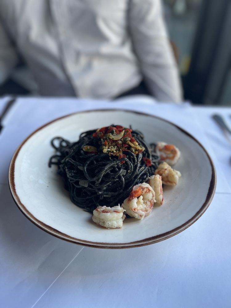 Social spots from Serafina