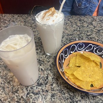 El Azteca - Horchata Slushie and horchata - Mexican Near Me - Chicago, Illinois