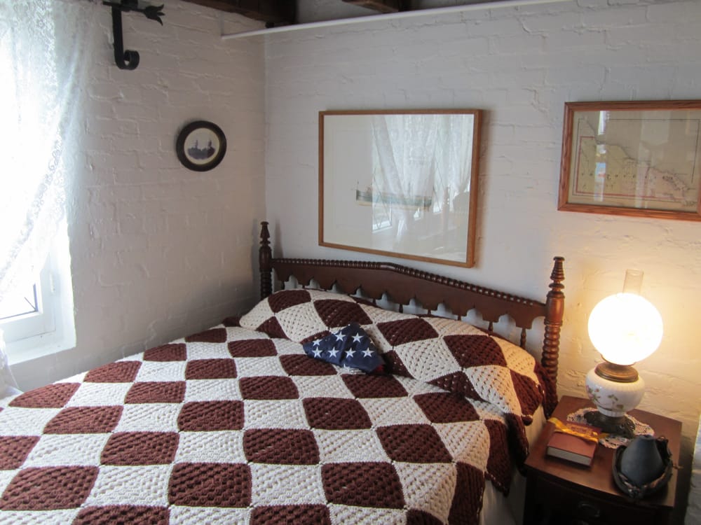 Presque Twp Old Lighthouse Park Logo