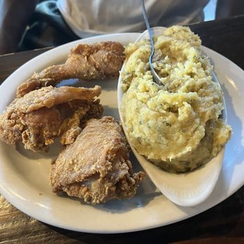 Morrow's - Fried Chicken and potato - Cajun/Creole Near Me - New Orleans, Louisiana
