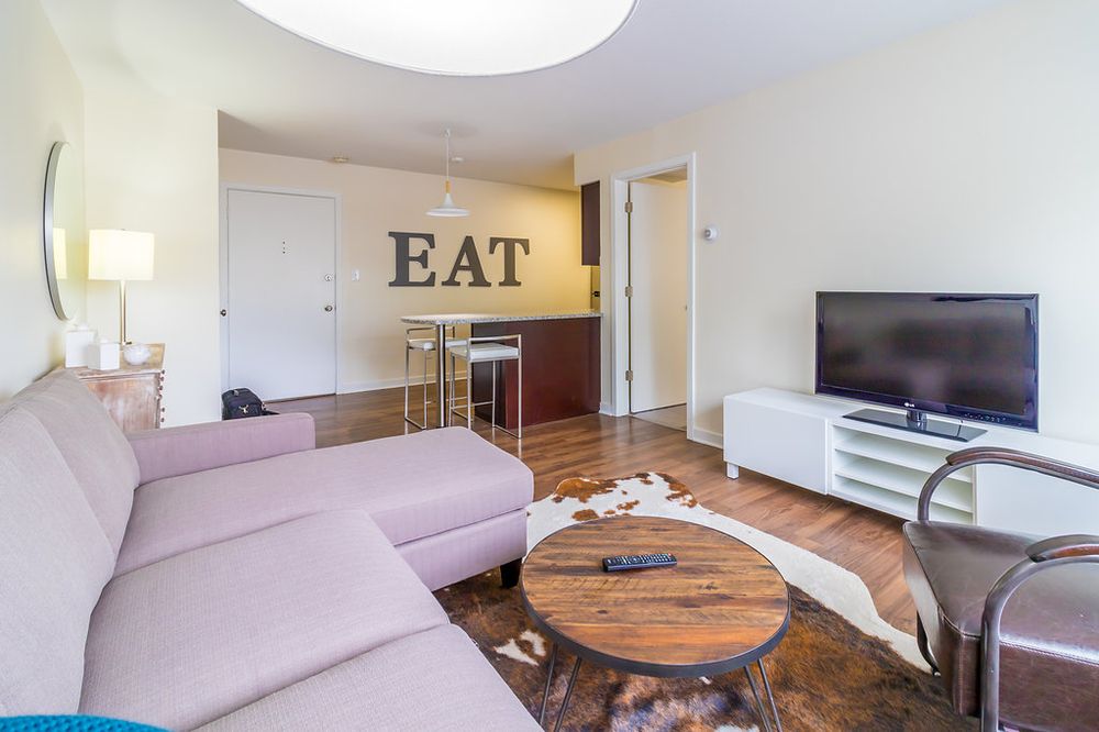 THIRTEEN 20 SEVEN APARTMENTS Updated October 2024 26 Photos 1327