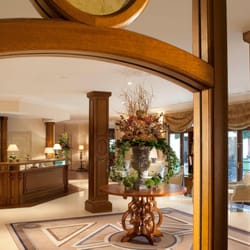 Auberge du Jeu de Paume - La réception - The front desk