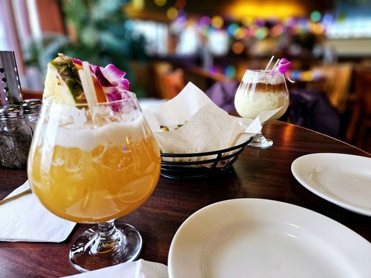 Luau Lounge by null