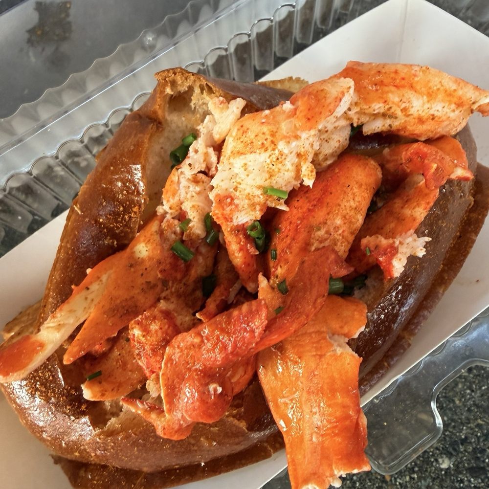 Pike Place Chowder - Maine-Style Lobster Roll - Seafood Near Me - Seattle, Washington Pike Place Chowder - Maine-Style Lobster Roll - Seafood Near Me - Seattle, Washington