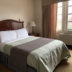Ball State University Hotel - King bed room