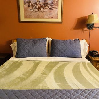 Idyllwild Inn - Comfy bed - Hotels Near Me - Idyllwild, California Idyllwild Inn - Comfy bed - Hotels Near Me - Idyllwild, California