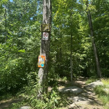 Diana's Pool - Entrance - Hiking Near Me - Chaplin, Connecticut Diana's Pool - Entrance - Hiking Near Me - Chaplin, Connecticut