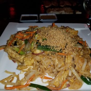 Sushi Yoshi - Pad thai - Sushi Bars Near Me - Stowe, Vermont
