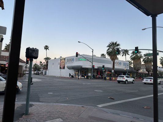 Lulu California Bistro by null