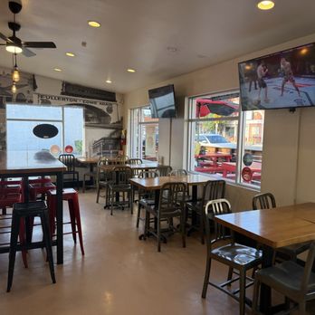 Clyde's Hot Chicken - Inside seating - Chicken Shop Near Me - Fullerton, California
