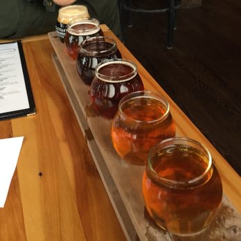 Basecamp Brewing - Beer flight - Brewpubs Near Me - Lincoln, New Hampshire Basecamp Brewing - Beer flight - Brewpubs Near Me - Lincoln, New Hampshire