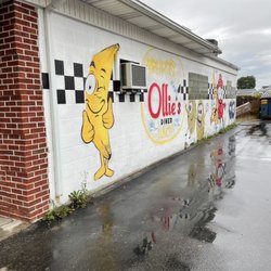 Ollie's Diner - Mural by the parking lot