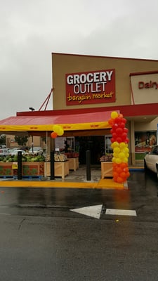 Grocery Outlet by null
