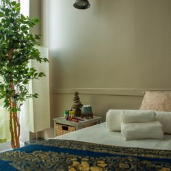 Massage with Natural Oils