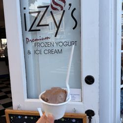 Izzy's Frozen Yogurt & Ice Cream