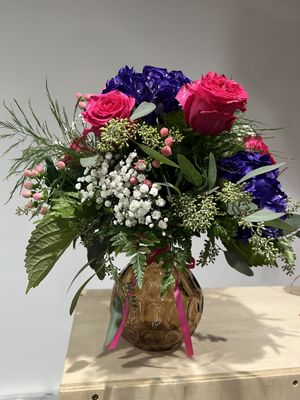 Summer 2023 Florals - Take a look at just a select few of our beautiful arrangements featuring local flowers from the summer growers around Orange county. Get 100% sustainable, custom crafted flowers where each delivery is a curated expression of the color, shape, and meaning of your story/request.
Small event inquiries, Singular flower orders, and private virtual mentorships with our professional floral artists and educators are always welcome!
------------------
Eche un vistazo a solo algunos de nuestros hermosos arreglos con flores locales de los cultivadores de verano de todo el condado de Orange. Obtenga flores 100% sustentables y hechas a medida, donde cada entrega es una expresión seleccionada del color, la forma y el significado de su historia/solicitud.
¡Las consultas sobre eventos pequeños, pedidos de flores singulares y tutorías virtuales privadas con nuestros artistas y educadores florales profesionales siempre son bienvenidas! Summer 2023 Florals - Take a look at just a select few of our beautiful arrangements featuring local flowers from the summer growers around Orange county. Get 100% sustainable, custom crafted flowers where each delivery is a curated expression of the color, shape, and meaning of your story/request.
Small event inquiries, Singular flower orders, and private virtual mentorships with our professional floral artists and educators are always welcome!
------------------
Eche un vistazo a solo algunos de nuestros hermosos arreglos con flores locales de los cultivadores de verano de todo el condado de Orange. Obtenga flores 100% sustentables y hechas a medida, donde cada entrega es una expresión seleccionada del color, la forma y el significado de su historia/solicitud.
¡Las consultas sobre eventos pequeños, pedidos de flores singulares y tutorías virtuales privadas con nuestros artistas y educadores florales profesionales siempre son bienvenidas!