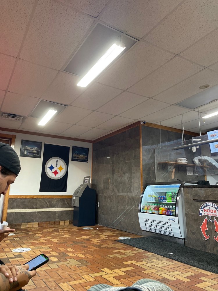 HOOK FISH & CHICKEN Updated October 2024 26 Photos & 29 Reviews