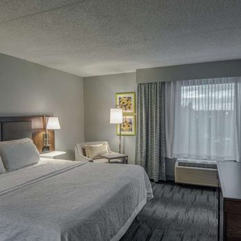 Hampton Inn Waldorf - Guest room amenity - Hotels Near Me - Waldorf, Maryland Hampton Inn Waldorf - Guest room amenity - Hotels Near Me - Waldorf, Maryland