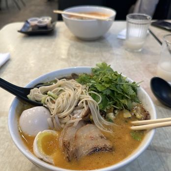 Kashiwa Ramen - Spicy Miso Ramen with Pork Cha-shu - Ramen Near Me - Costa Mesa, California Kashiwa Ramen - Spicy Miso Ramen with Pork Cha-shu - Ramen Near Me - Costa Mesa, California