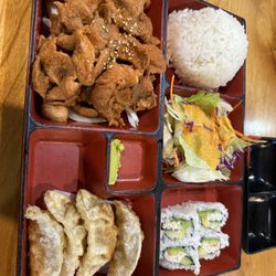 Bonsai Teriyaki & Sushi - Spicy pork bento