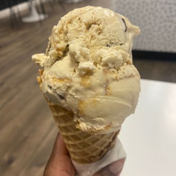 Bacio Ice Cream Shop - Salted caramel truffle - Ice Cream & Frozen Yogurt Near Me - Orlando, Florida Bacio Ice Cream Shop - Salted caramel truffle - Ice Cream & Frozen Yogurt Near Me - Orlando, Florida