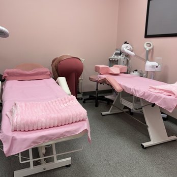 RKALLIZ Cosmetics - The lash extension and facial area - Hair Salons Near Me - Dearborn, Michigan RKALLIZ Cosmetics - The lash extension and facial area - Hair Salons Near Me - Dearborn, Michigan