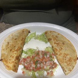 2 Amigos Quesadilla (no guacamole) 2 Amigos Quesadilla (no guacamole)