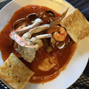 Finn's Fish House - Cioppino - Seafood Near Me - Seaside, Oregon