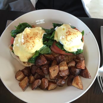 The Copper Grouse - Eggs Benedict - New American Near Me - Manchester, Vermont