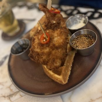 Café Fig - Chicken and waffles - Cafes Near Me - Los Angeles, California