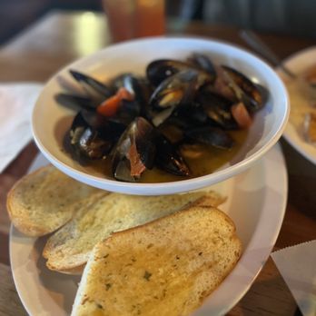 The Chowder Barge - Steamed Mussels - Seafood Near Me - Wilmington, California