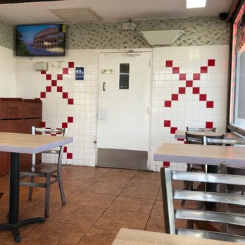 Hook Fish & Chicken - the interior of a restaurant - Chicken Wings Near Me - West Palm Beach, Florida