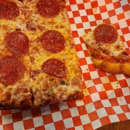 Pepperoni pizza