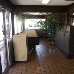 Vince's Seafood - More seating
