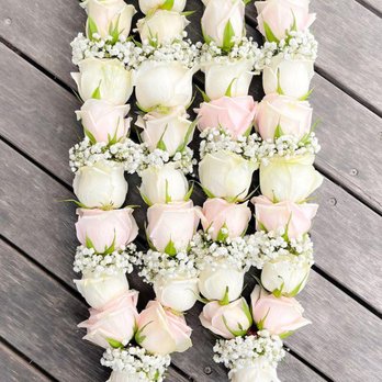 Jasmine Flowers - One of Top selling popular Marriage Garlands, construction with Ooty Pink and White Rose Petal and Baby Breath. It looks very rich look. - Florists Near Me Jasmine Flowers - One of Top selling popular Marriage Garlands, construction with Ooty Pink and White Rose Petal and Baby Breath. It looks very rich look. - Florists Near Me