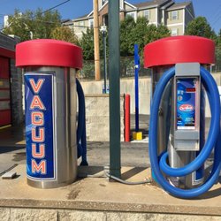 St. Louis Car Wash - Powerful 3-motor vacuums!