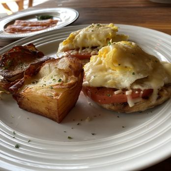 Farmhouse Cafe - Breakfast & Brunch Near Me - Honolulu, Hawaii
