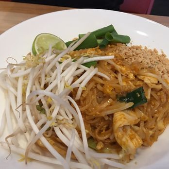 Finn Thai - Reston - Pad Thai Chicken lunch special - Thai Near Me - Reston, Virginia Finn Thai - Reston - Pad Thai Chicken lunch special - Thai Near Me - Reston, Virginia