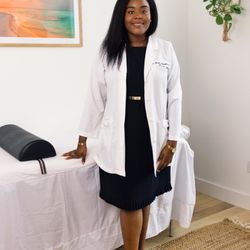 Dr. Naika Apeakorang, ND, LAc.